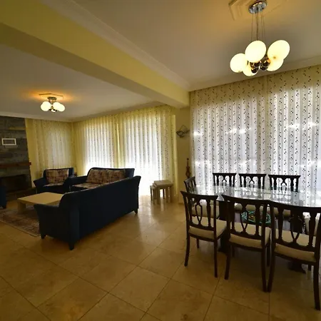 Villa Alya Uezuemlue