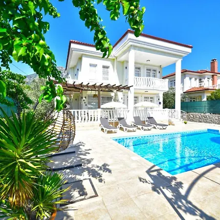 Villa Alya Uezuemlue *