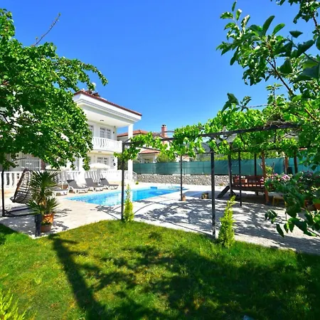 Alya Uezuemlue * Fethiye